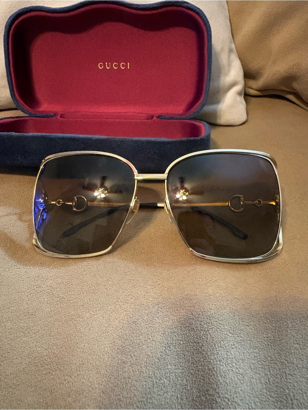 Gucci Horsebit Oversized Gold Frame Sunglasses with Brown Gradient Lenses - Picture 4 of 12